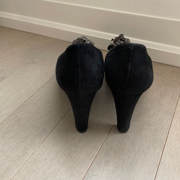 🇩🇪 Black Suede Peep Toe Heels - Picture 4 of 5
